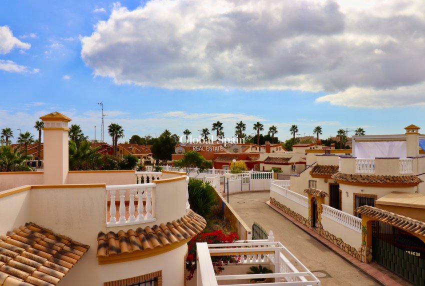 Wederverkoop - VILLA -
GUARDAMAR DEL SEGURA - EL RASO