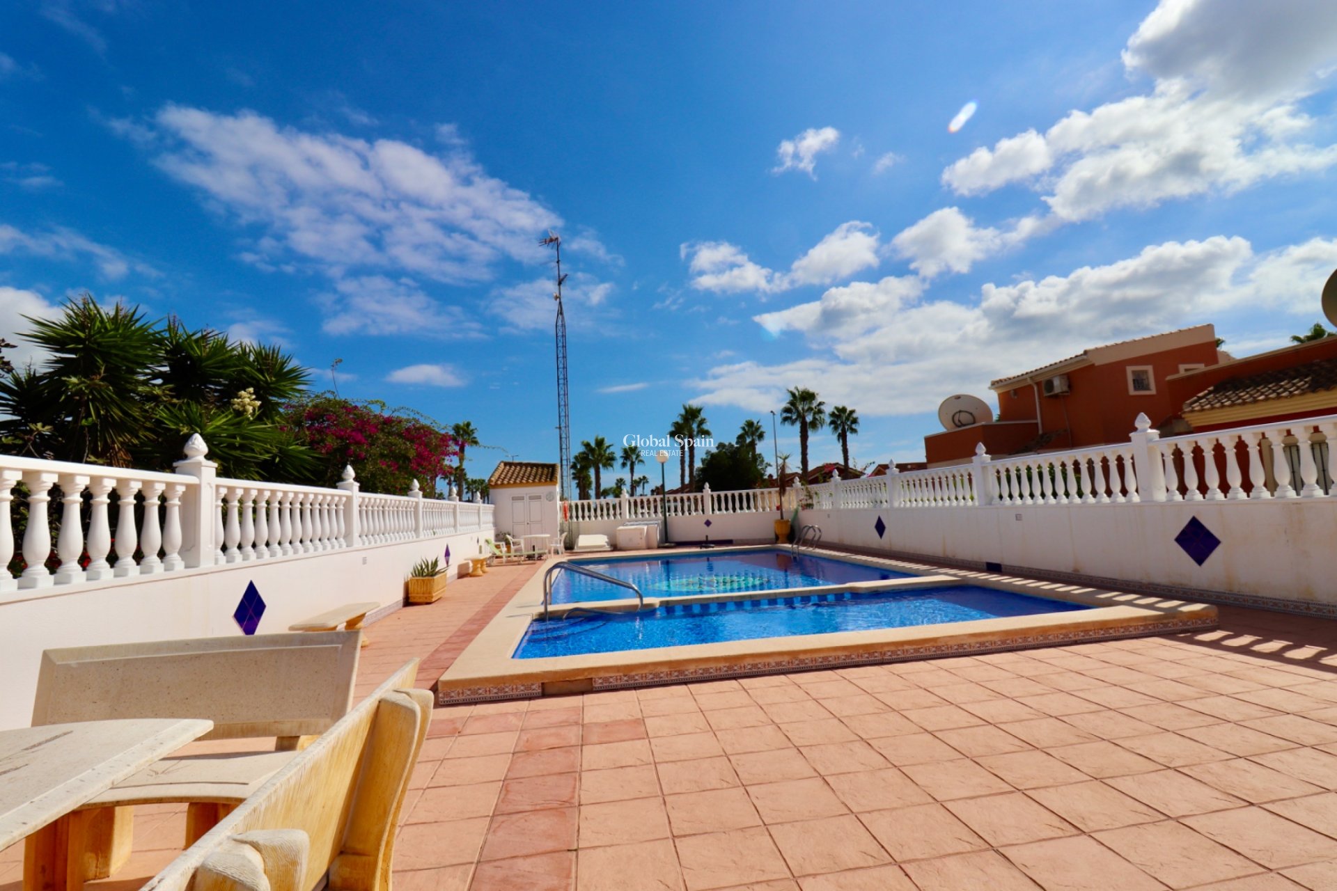 Wederverkoop - VILLA -
GUARDAMAR DEL SEGURA - EL RASO