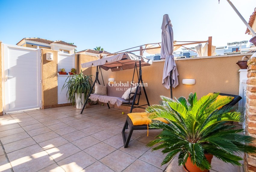 Wederverkoop - VILLA -
GUARDAMAR DEL SEGURA - EL RASO