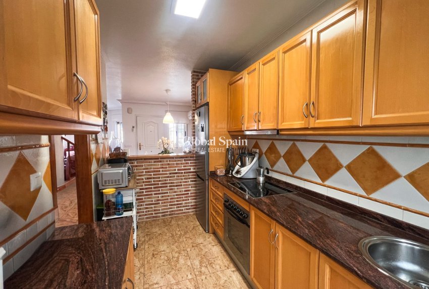 Wederverkoop - VILLA -
GUARDAMAR DEL SEGURA - EL RASO