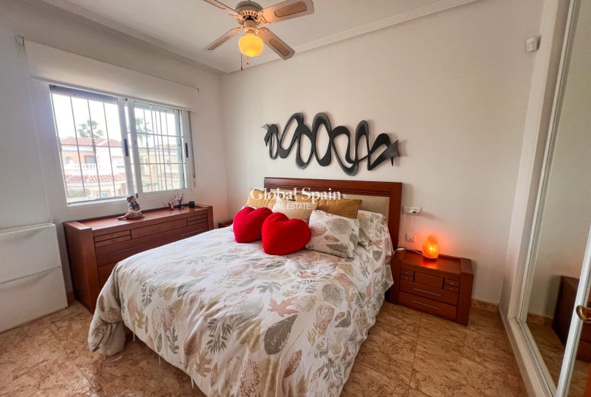 Wederverkoop - VILLA -
GUARDAMAR DEL SEGURA - EL RASO