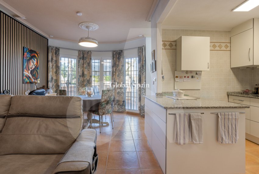 Wederverkoop - VILLA -
GUARDAMAR DEL SEGURA - EL RASO