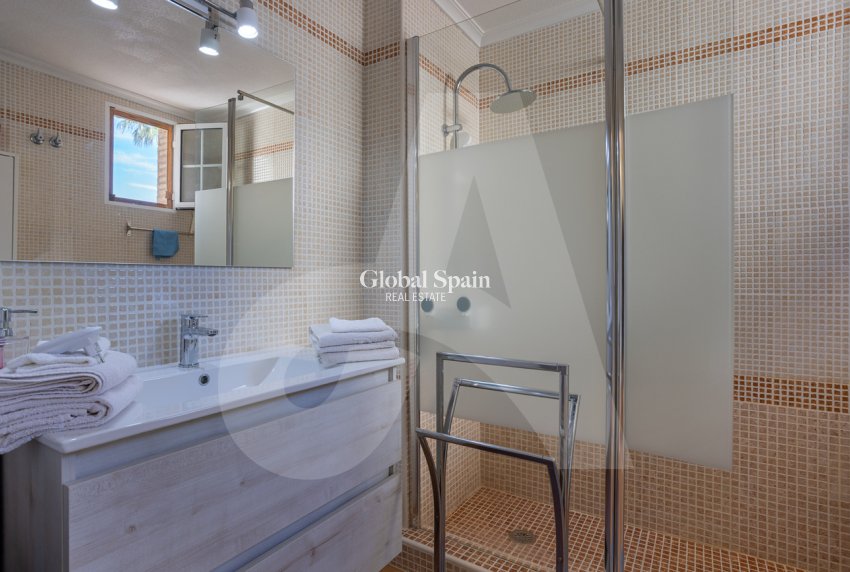 Wederverkoop - VILLA -
GUARDAMAR DEL SEGURA - EL RASO