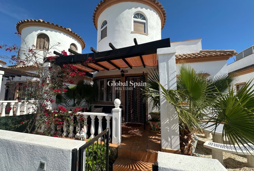 Wederverkoop - VILLA -
GUARDAMAR DEL SEGURA - EL RASO