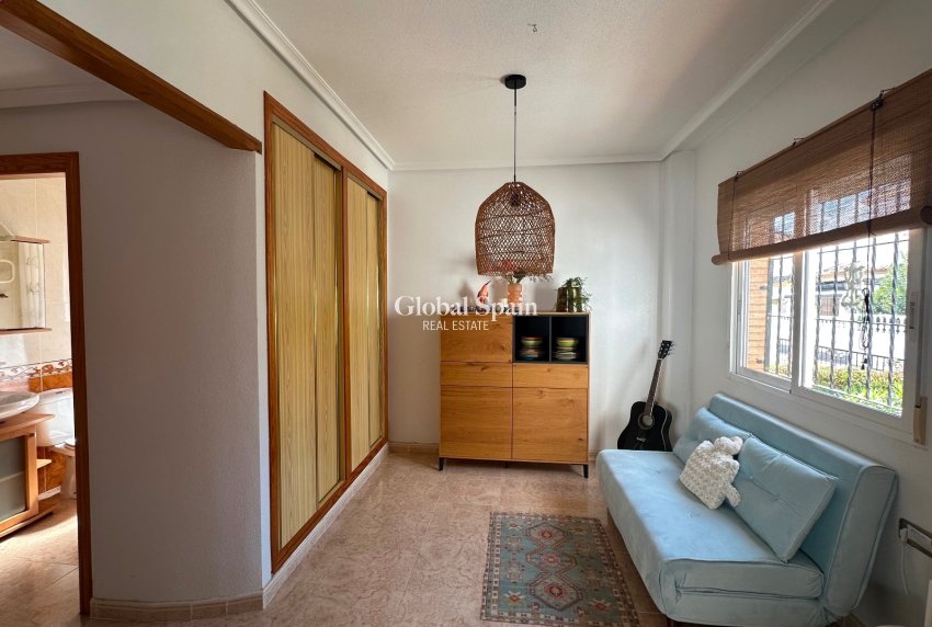 Wederverkoop - VILLA -
GUARDAMAR DEL SEGURA - EL RASO