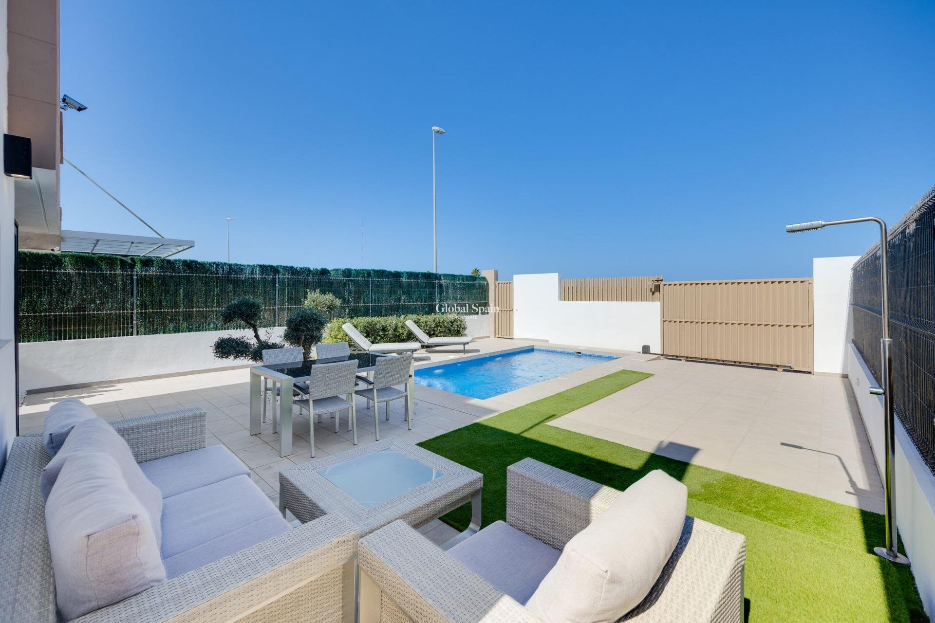 Wederverkoop - VILLA -
GUARDAMAR DEL SEGURA - EL RASO