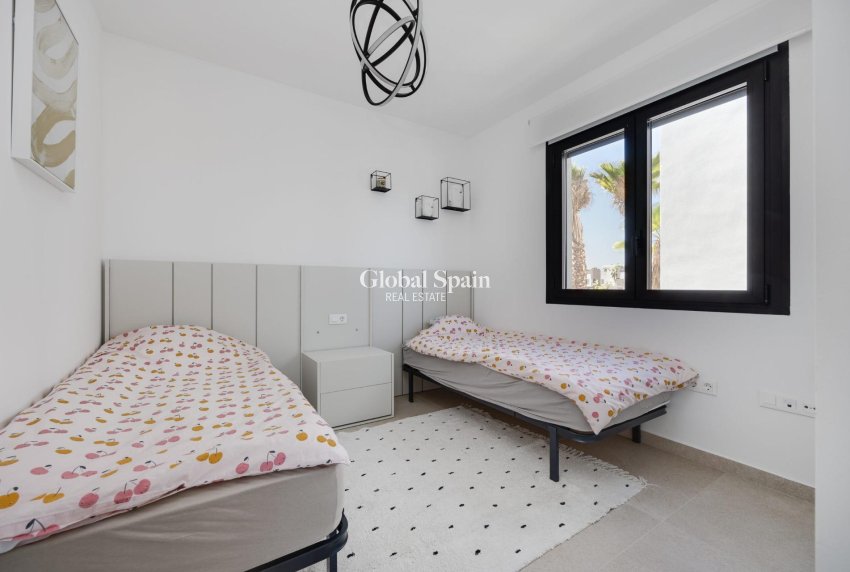 Wederverkoop - VILLA -
GUARDAMAR DEL SEGURA - EL RASO