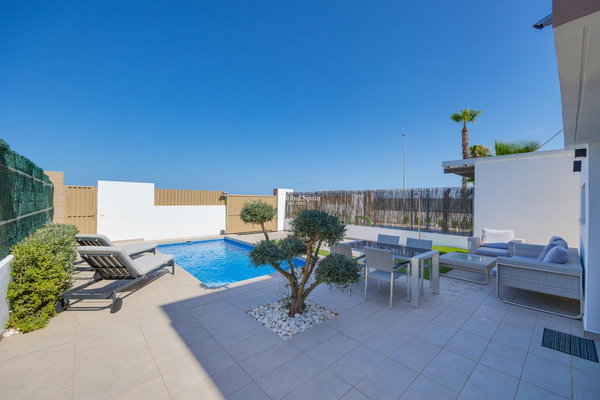 Wederverkoop - VILLA -
GUARDAMAR DEL SEGURA - EL RASO