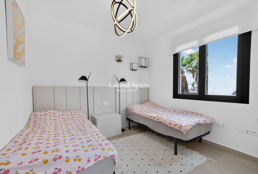 Wederverkoop - VILLA -
GUARDAMAR DEL SEGURA - EL RASO