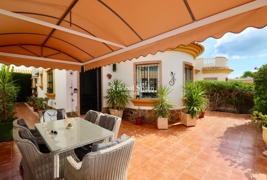 Wederverkoop - Villa -
GUARDAMAR DEL SEGURA - EL RASO