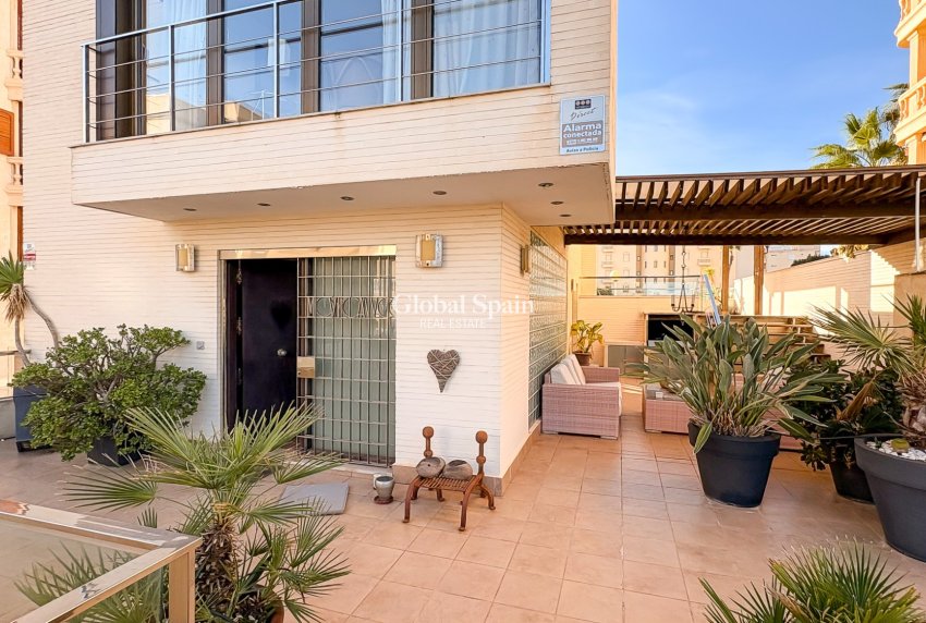 Wederverkoop - VILLA -
GUARDAMAR DEL SEGURA - Guardamar Playa