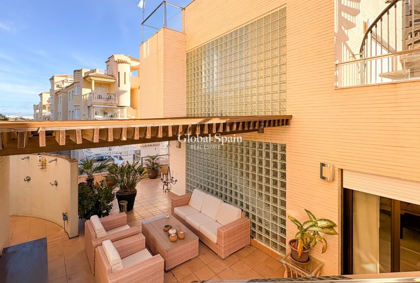 Wederverkoop - VILLA -
GUARDAMAR DEL SEGURA - Guardamar Playa