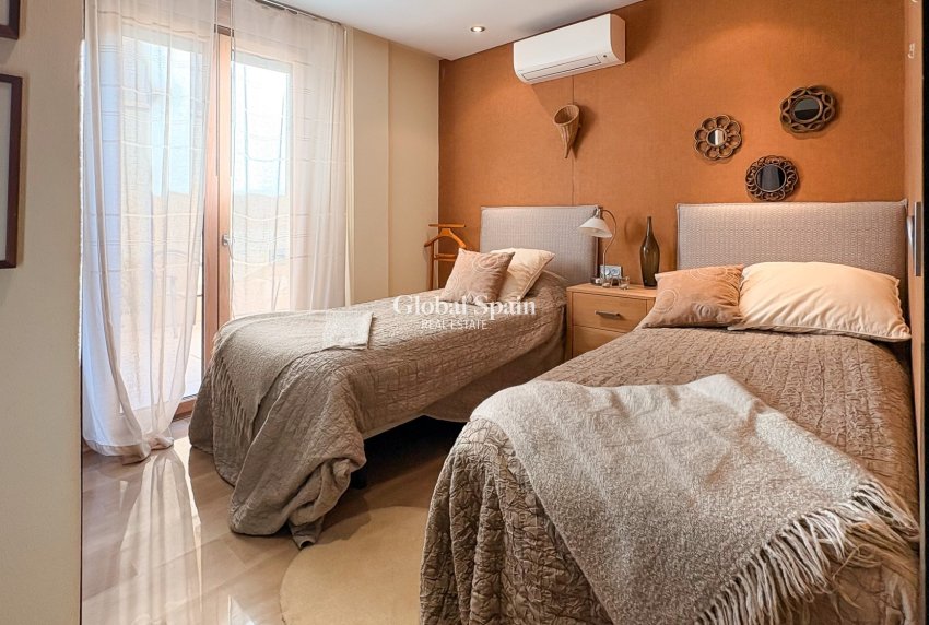 Wederverkoop - VILLA -
GUARDAMAR DEL SEGURA - Guardamar Playa