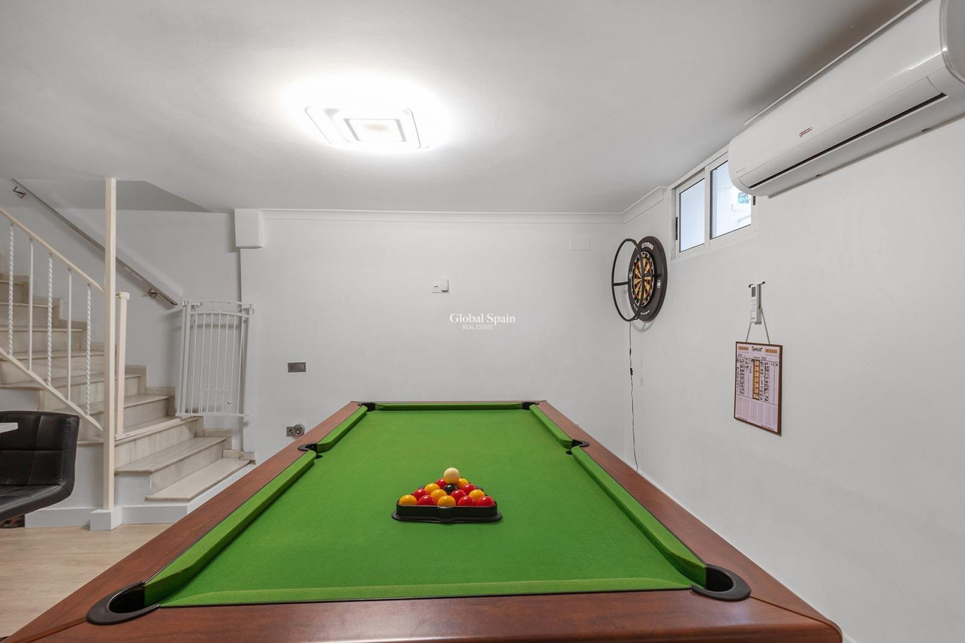 Wederverkoop - VILLA -
GUARDAMAR DEL SEGURA - Urbanizaciones