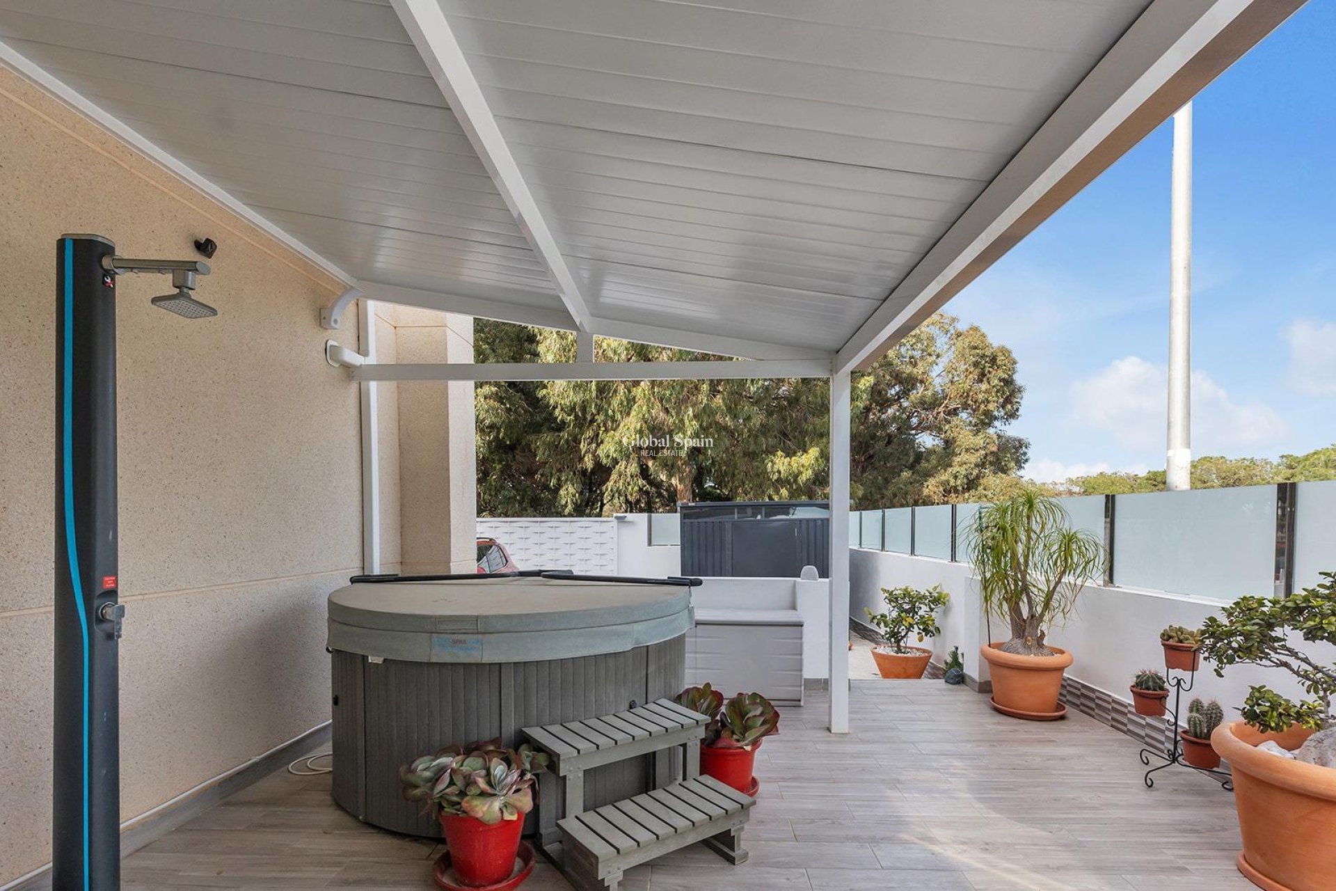 Wederverkoop - VILLA -
GUARDAMAR DEL SEGURA - Urbanizaciones