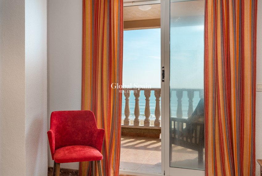 Wederverkoop - Villa -
GUARDAMAR DEL SEGURA