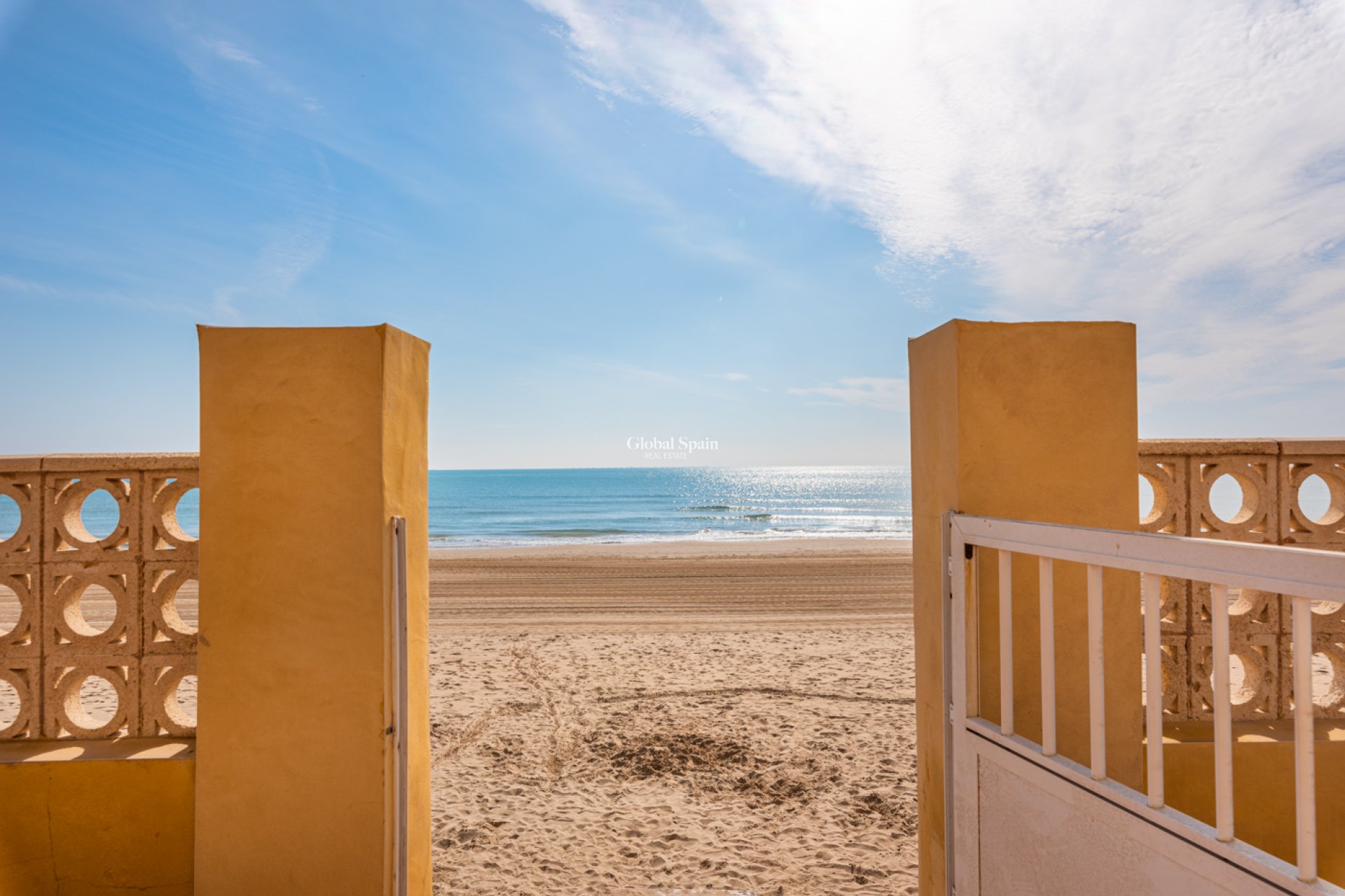 Wederverkoop - Villa -
GUARDAMAR DEL SEGURA