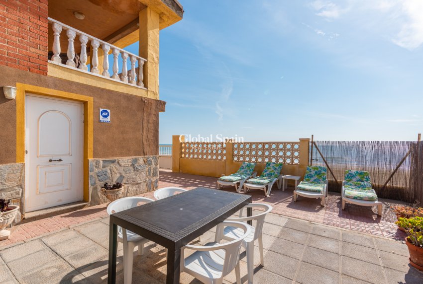 Wederverkoop - Villa -
GUARDAMAR DEL SEGURA