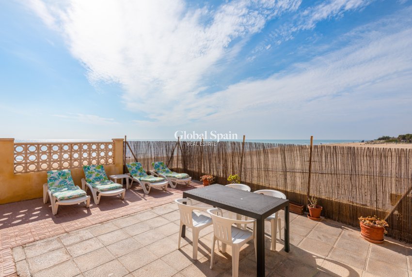 Wederverkoop - Villa -
GUARDAMAR DEL SEGURA