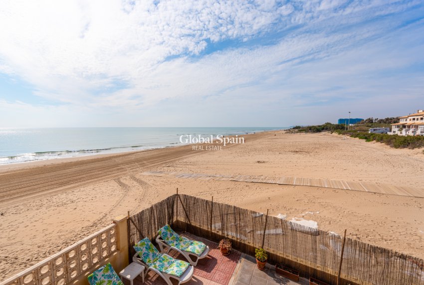 Wederverkoop - Villa -
GUARDAMAR DEL SEGURA