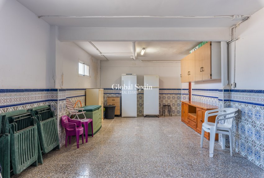 Wederverkoop - Villa -
GUARDAMAR DEL SEGURA