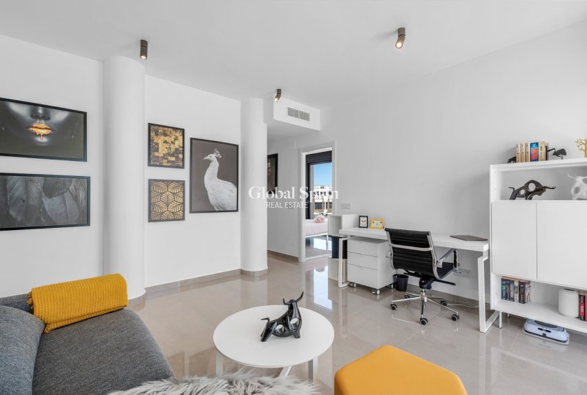 Wederverkoop - VILLA -
GUARDAMAR DEL SEGURA