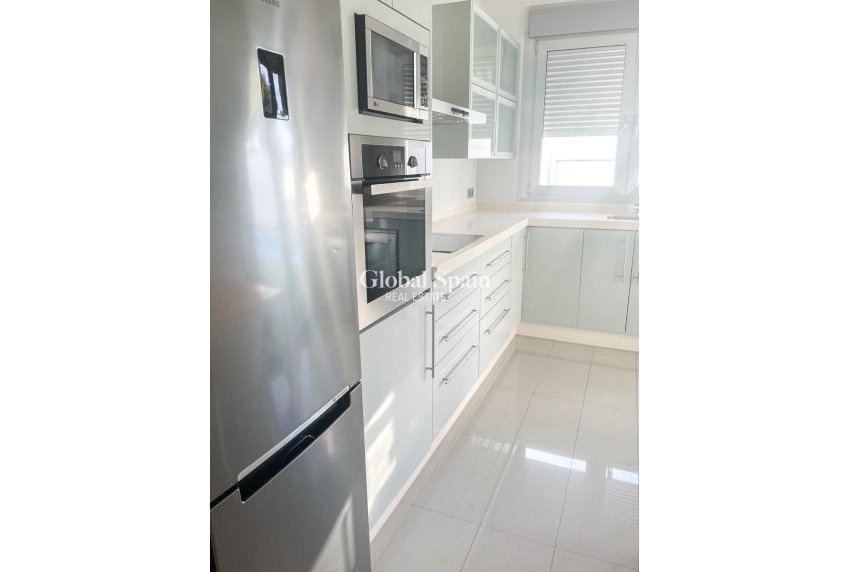 Wederverkoop - Villa / Halfvrijstaand -
ORIHUELA COSTA - MIL PALMERAS 