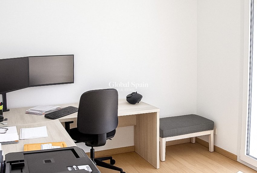 Wederverkoop - Villa / Halfvrijstaand -
TORREVIEJA - La Siesta - El Salado - Torreta