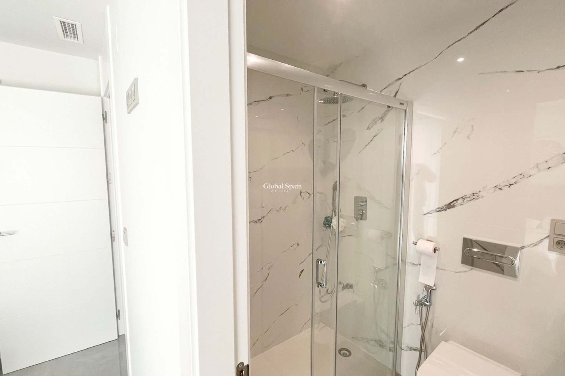 Wederverkoop - Villa / Halfvrijstaand -
TORREVIEJA - LOS BALCONES - LOS ALTOS