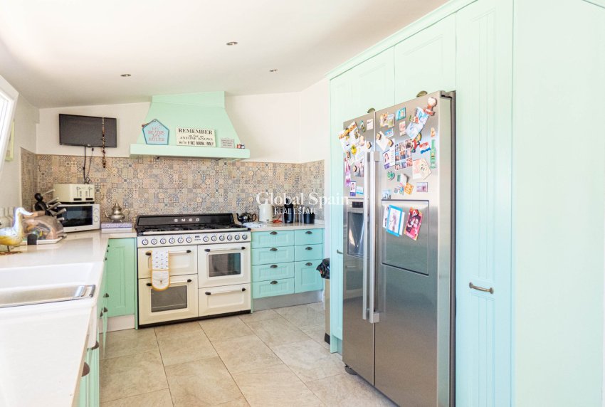 Wederverkoop - VILLA -
HEREDADES - Costa Blanca