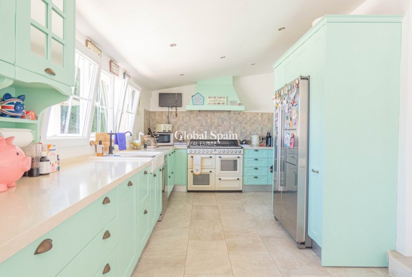 Wederverkoop - VILLA -
HEREDADES - Costa Blanca