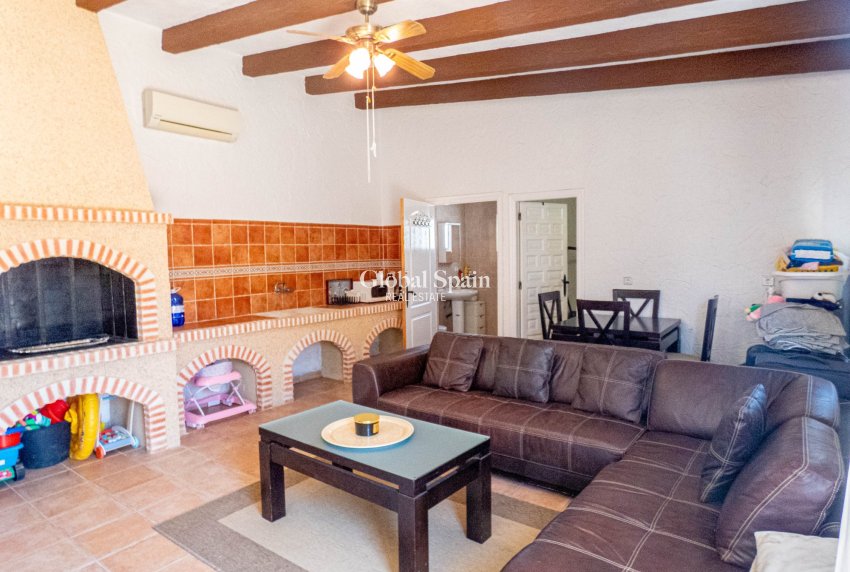 Wederverkoop - VILLA -
HEREDADES - Costa Blanca