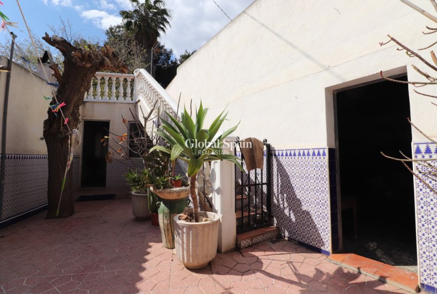 Wederverkoop - VILLA -
Heredades - Heredades - Village