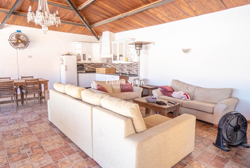 Wederverkoop - VILLA -
HEREDADES - LAS HEREDADES