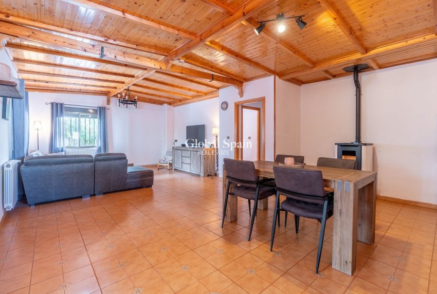 Wederverkoop - VILLA -
HONDÓN DE LAS NIEVES - Inland