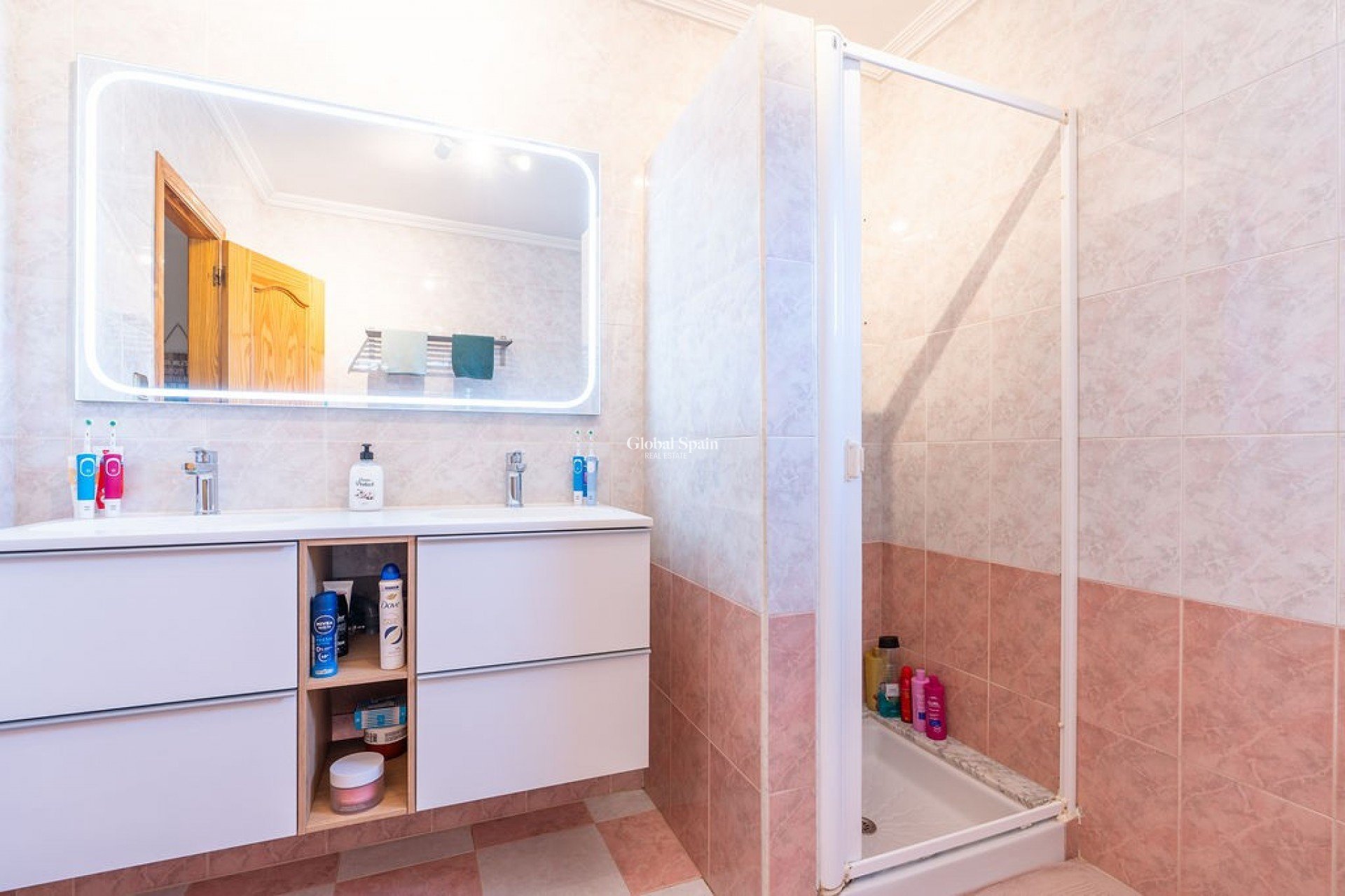 Wederverkoop - VILLA -
HONDÓN DE LAS NIEVES - Inland