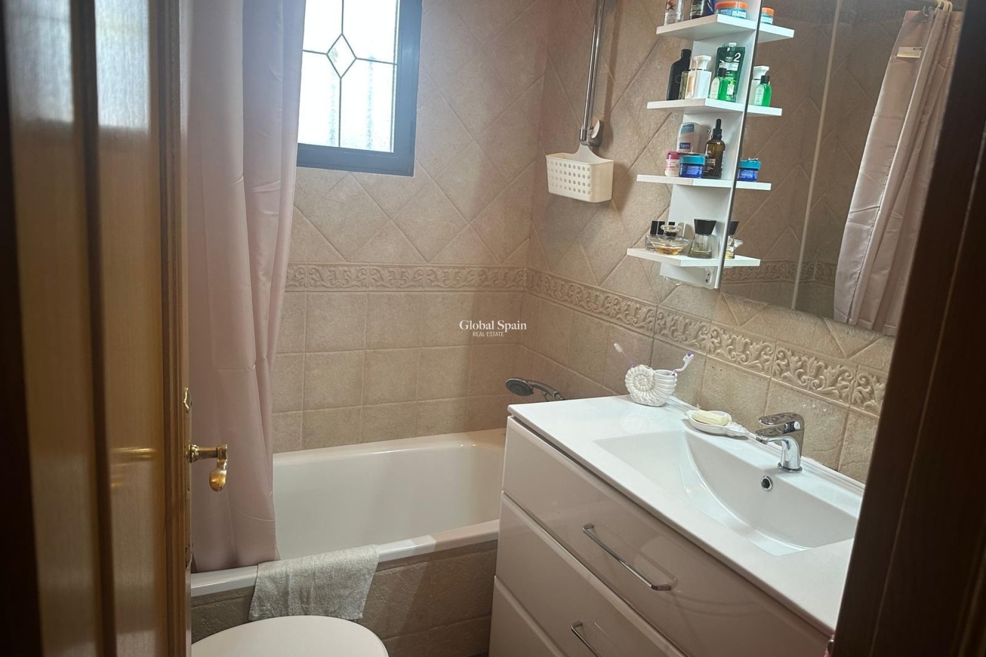 Wederverkoop - VILLA -
HONDÓN DE LAS NIEVES - Inland