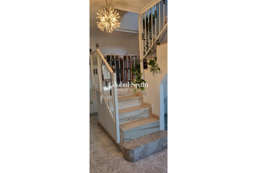 Wederverkoop - VILLA -
HONDÓN DE LOS FRAILES - Inland