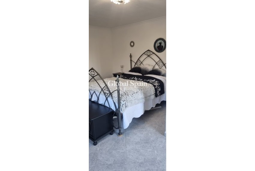 Wederverkoop - VILLA -
HONDÓN DE LOS FRAILES - Inland