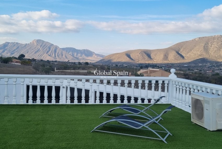Wederverkoop - VILLA -
HONDÓN DE LOS FRAILES - Inland