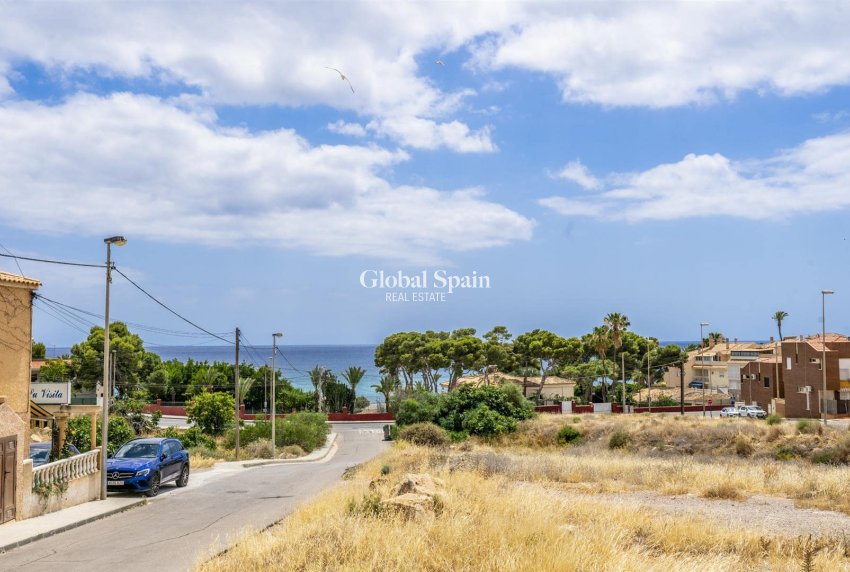 Wederverkoop - VILLA -
Isla Plana - Costa Calida