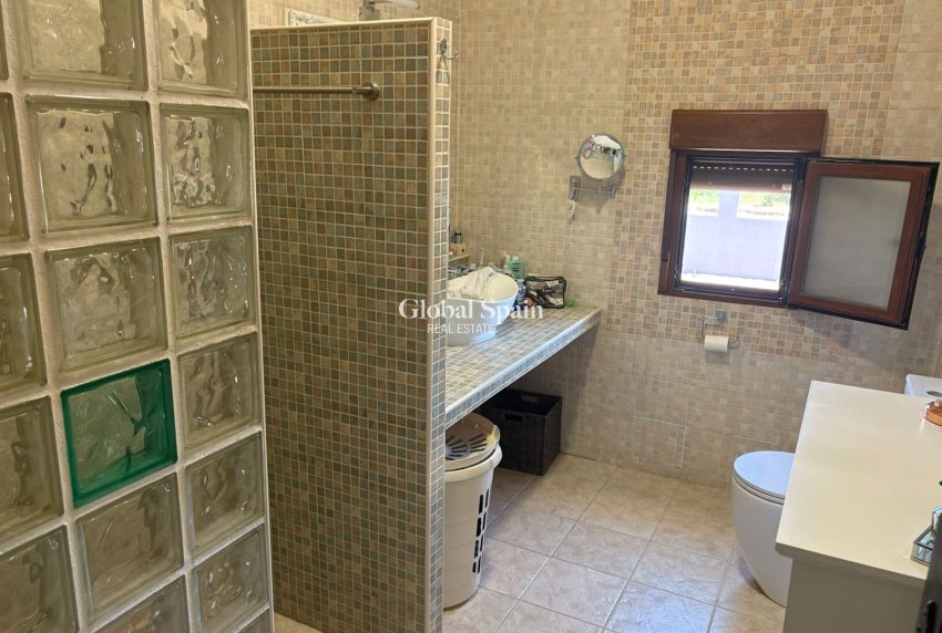 Wederverkoop - Villa -
Jacarilla