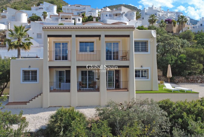 Wederverkoop - VILLA -
JALÓN - Inland