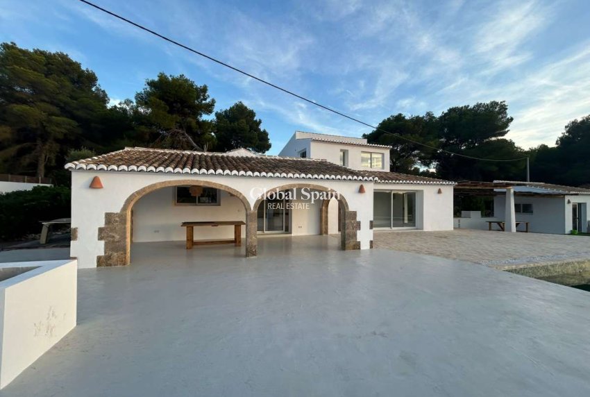 Wederverkoop - VILLA -
JÁVEA - Costa Blanca