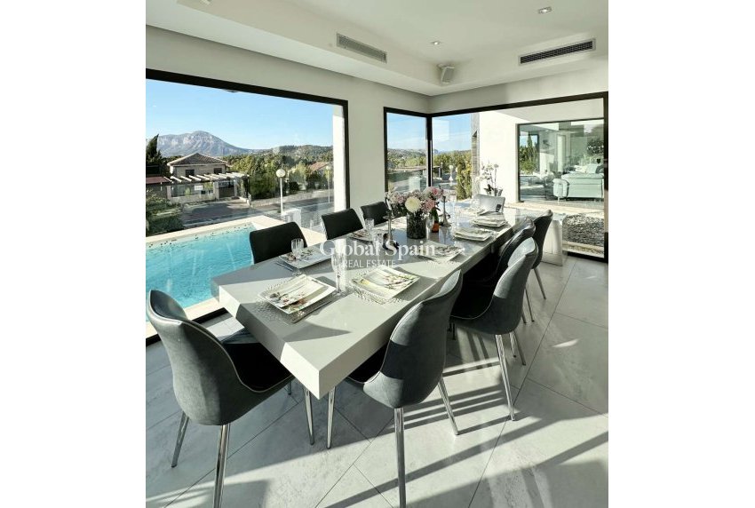 Wederverkoop - VILLA -
JÁVEA - Costa Blanca