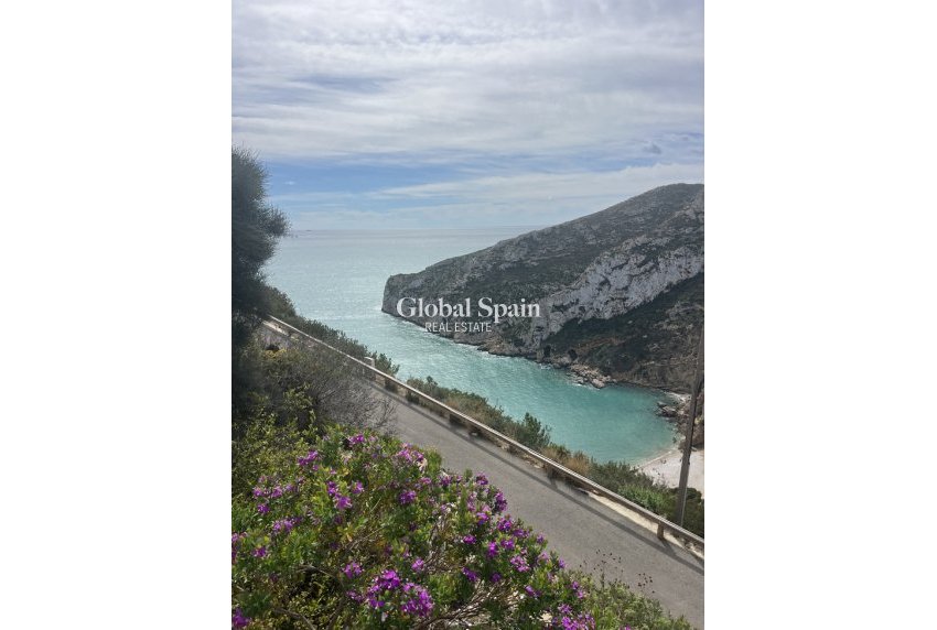 Wederverkoop - VILLA -
JÁVEA - Costa Blanca