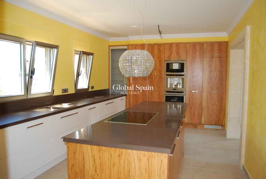 Wederverkoop - VILLA -
JÁVEA - Costa Blanca