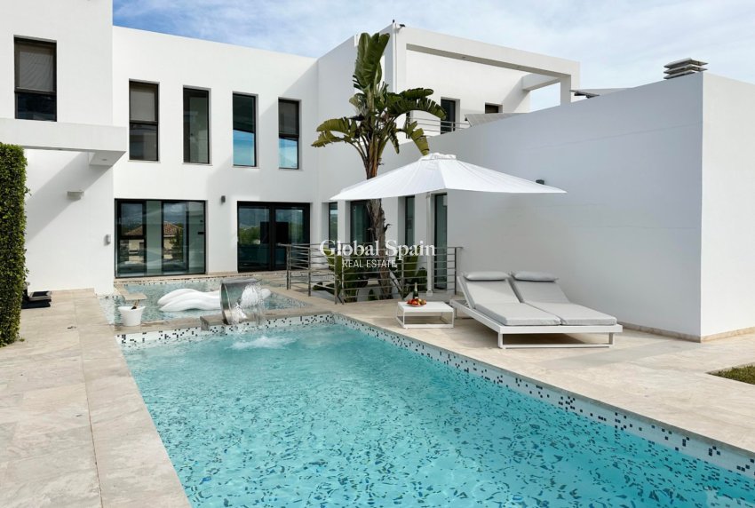 Wederverkoop - VILLA -
JÁVEA - Costa Blanca