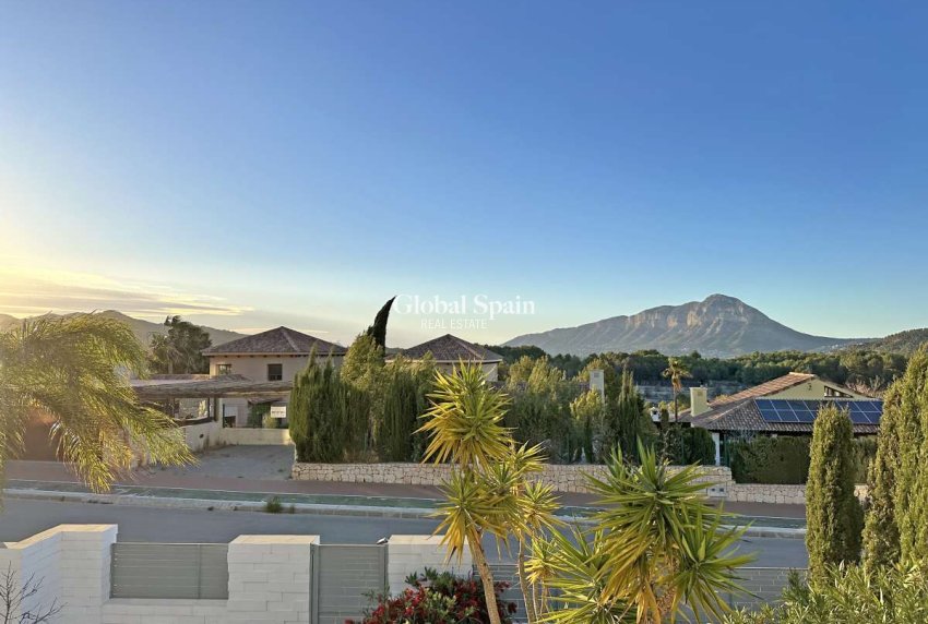 Wederverkoop - VILLA -
JÁVEA - Costa Blanca