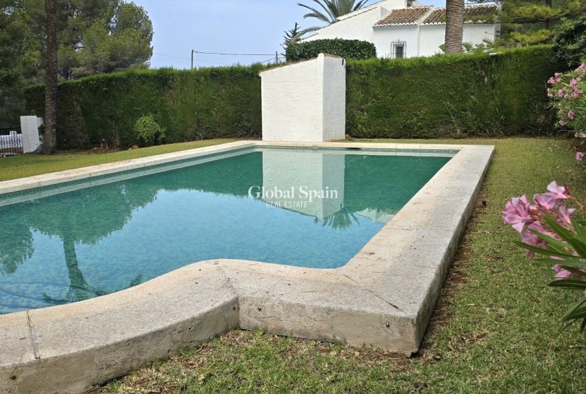 Wederverkoop - VILLA -
JÁVEA